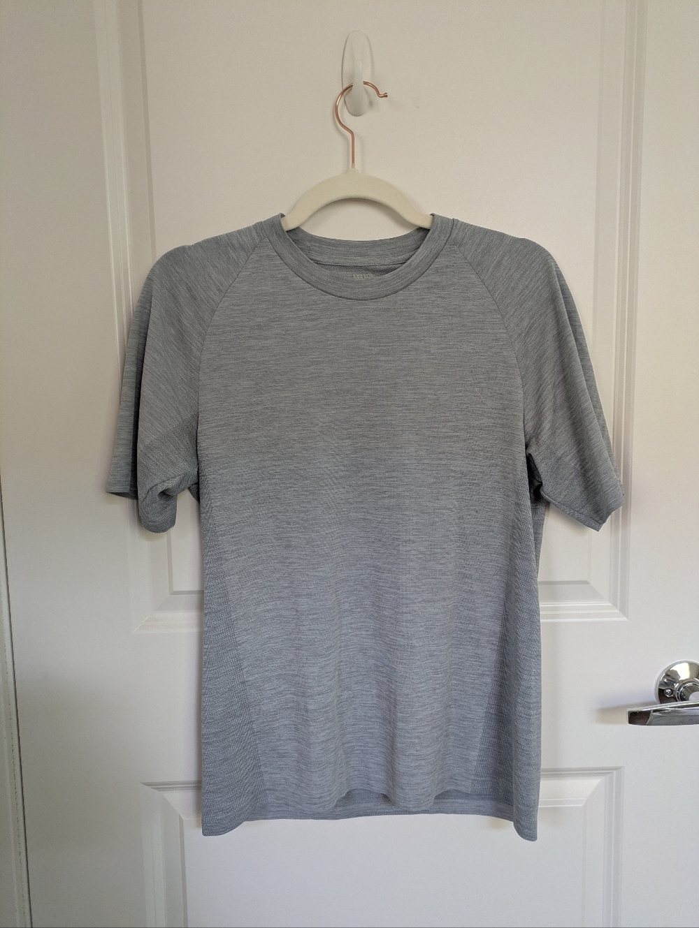 Uniqlo Heather Light Gray Men's Short Sleeve Crew Neck T